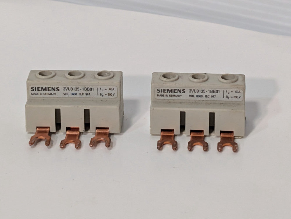 Lot of 2 Siemens 3VU9135-1BB01 Busbars Line Side Feedbars, 65A, 600V, As Shown