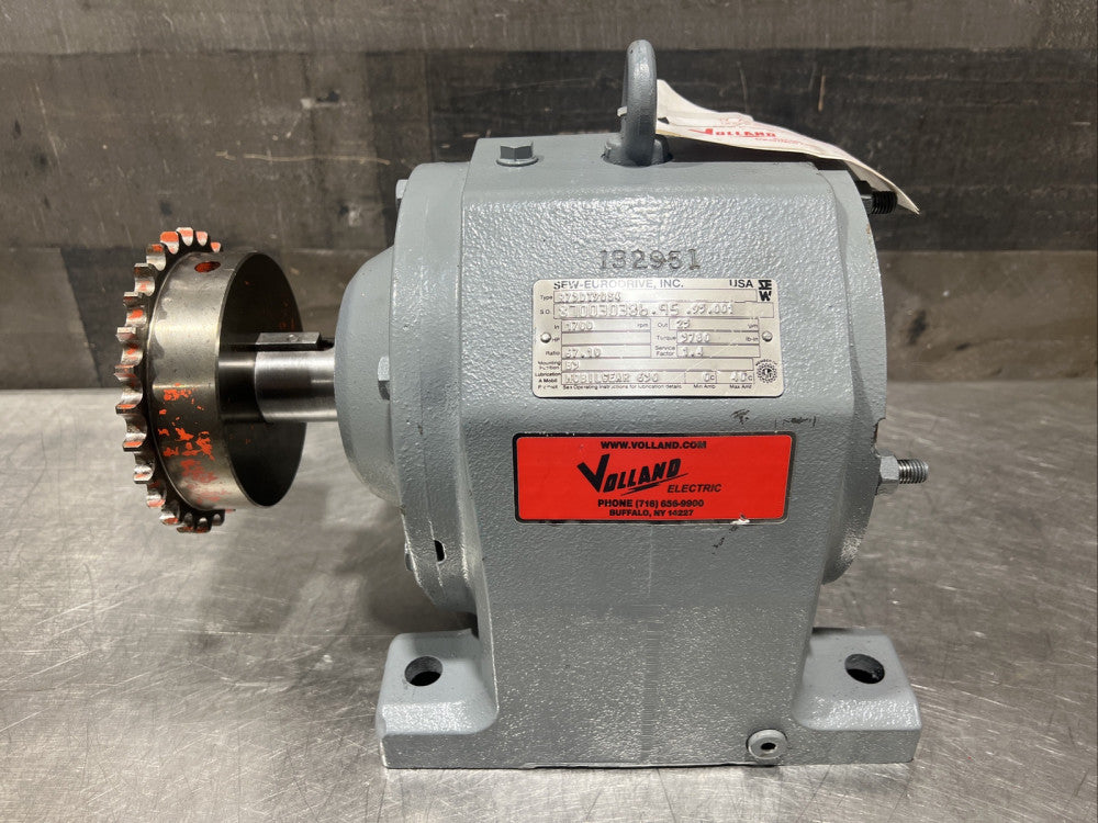 Sew Eurodrive Gearbox R73DT90S4 870030386.95.95.001 Nos Surplus