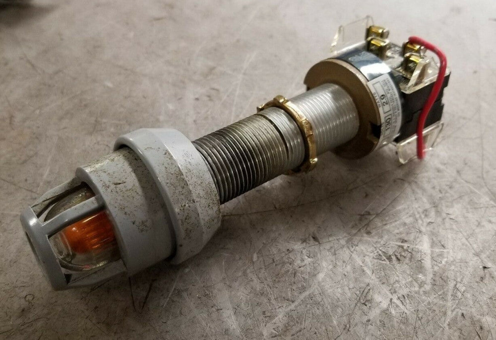 ALLEN BRADLEY 800HL-QPT10A AMBER LED HAZARDOUS LOCATION ILLUMINATED PUSHBUTTON