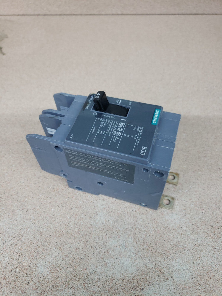 NEW TAKE OUT BQD240 Siemens Molded Case Circuit Breaker 2 Pole 40 Amp 277V