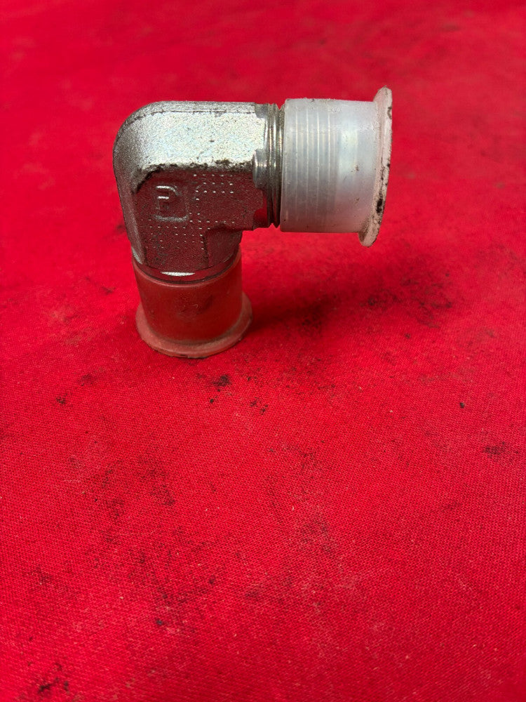 PARKER 90° ELBOW WITH CAPLUGS 7/8" JIC X 1/2" NPT