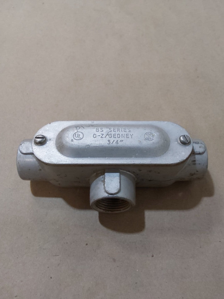 OZ Gedney T-75 3/4 Inch Threaded Conduit Body With Cover And Gasket
