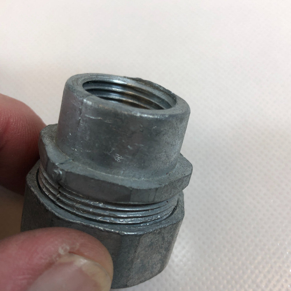 1/2" Liquidtite Straight Connector with FEMALE Threads (LOT OF 13 pcs)