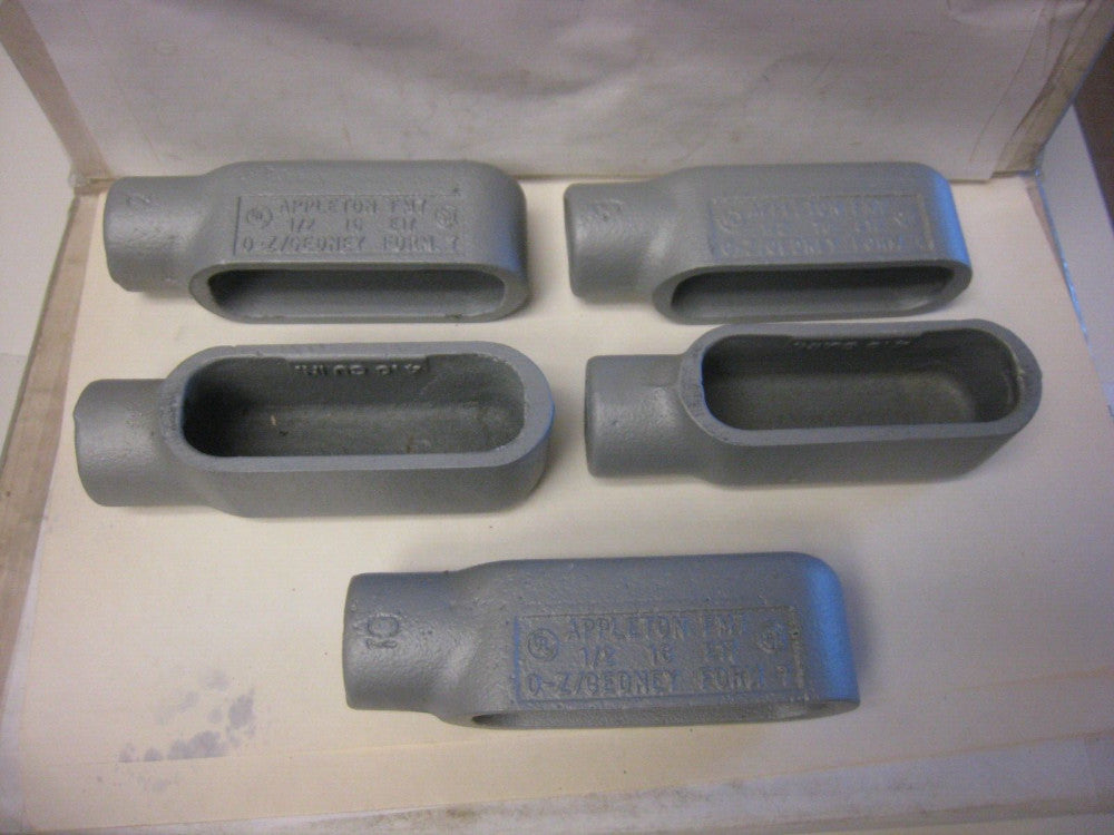 5 yes 5 Grayloy FM7 Appleton - APP E17 - Type E - 1/2" Conduit Body 4 cu. in