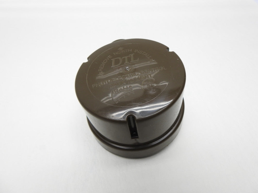Lithonia Lighting Dark To Light DTL Photocontrol DP125 1.5 105-305V - NEW!