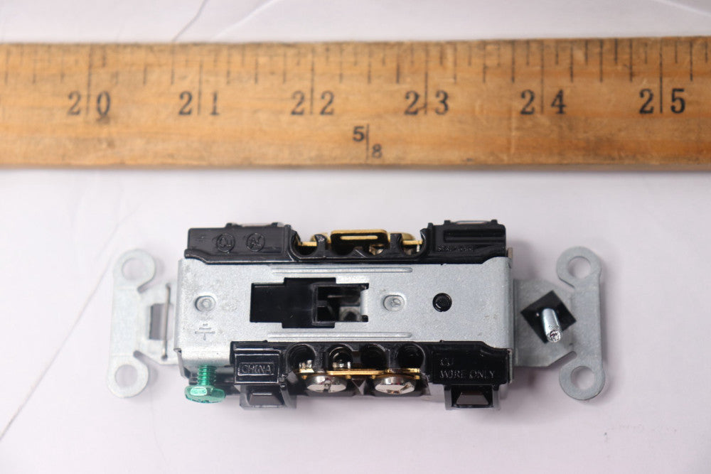Hubbell Receptacle Duplex Brown 15A 5-15R 125V
