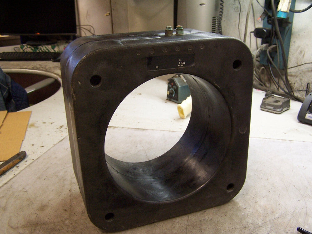 ELECTRO-METERS 600:5 RATIO CURRENT TRANSFORMER 10 kV BIL 600 VOLT 141-601