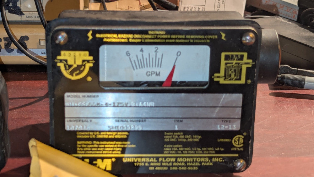 Universal Flow Monitors 107946 0-6 GPM SH-CSF6GM-4-175V.9-A4NR NOS