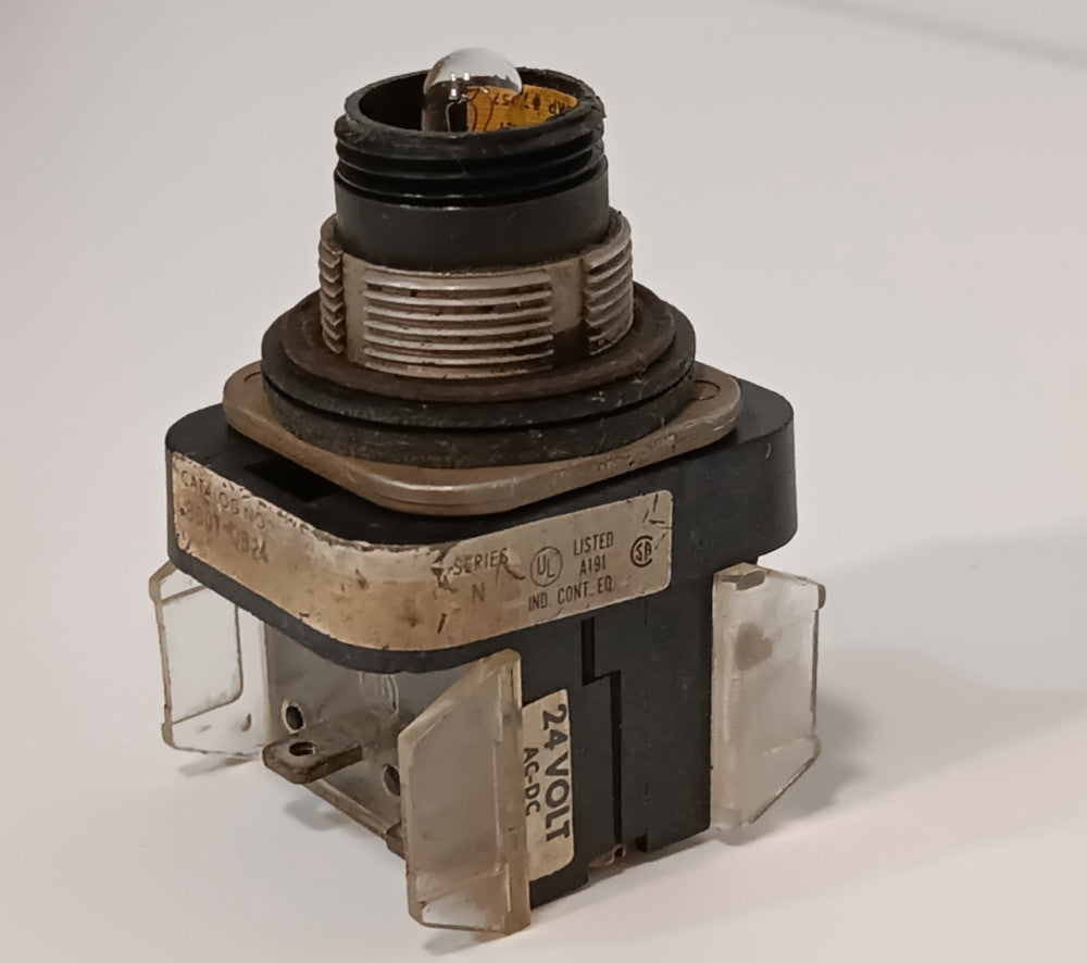 Allen-Bradley 800T-QB24 pilot light push-button with 800T-XA 600VAC contact, 24V