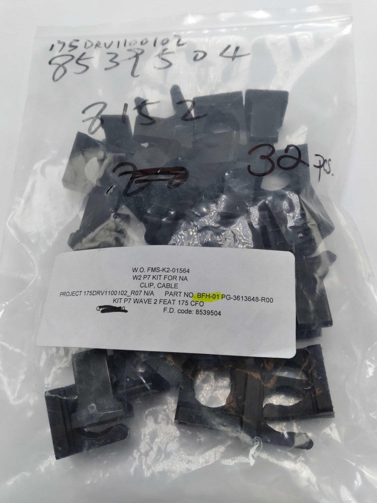 NEW ABB BFH-01 PMA CABLE CLIP BAG OF 32