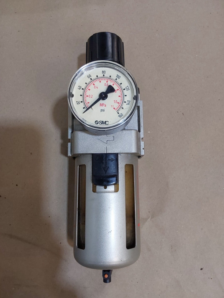 SMC AW40-N04-RZ PNEUMATIC AIR PRESSURE FILTER With SMC 0-160 PSI PRESSURE GAUGE