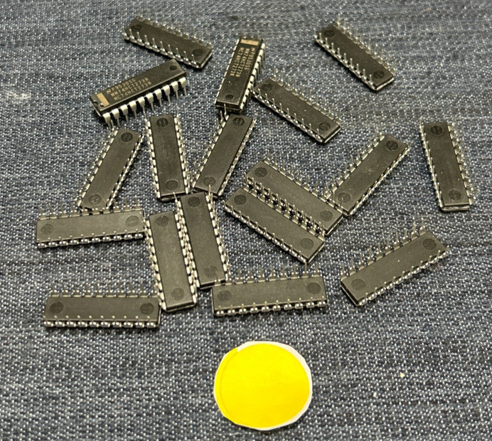 ONSEMI INTEGRATED CIRCUIT MM74HCT273N LOT OF 18