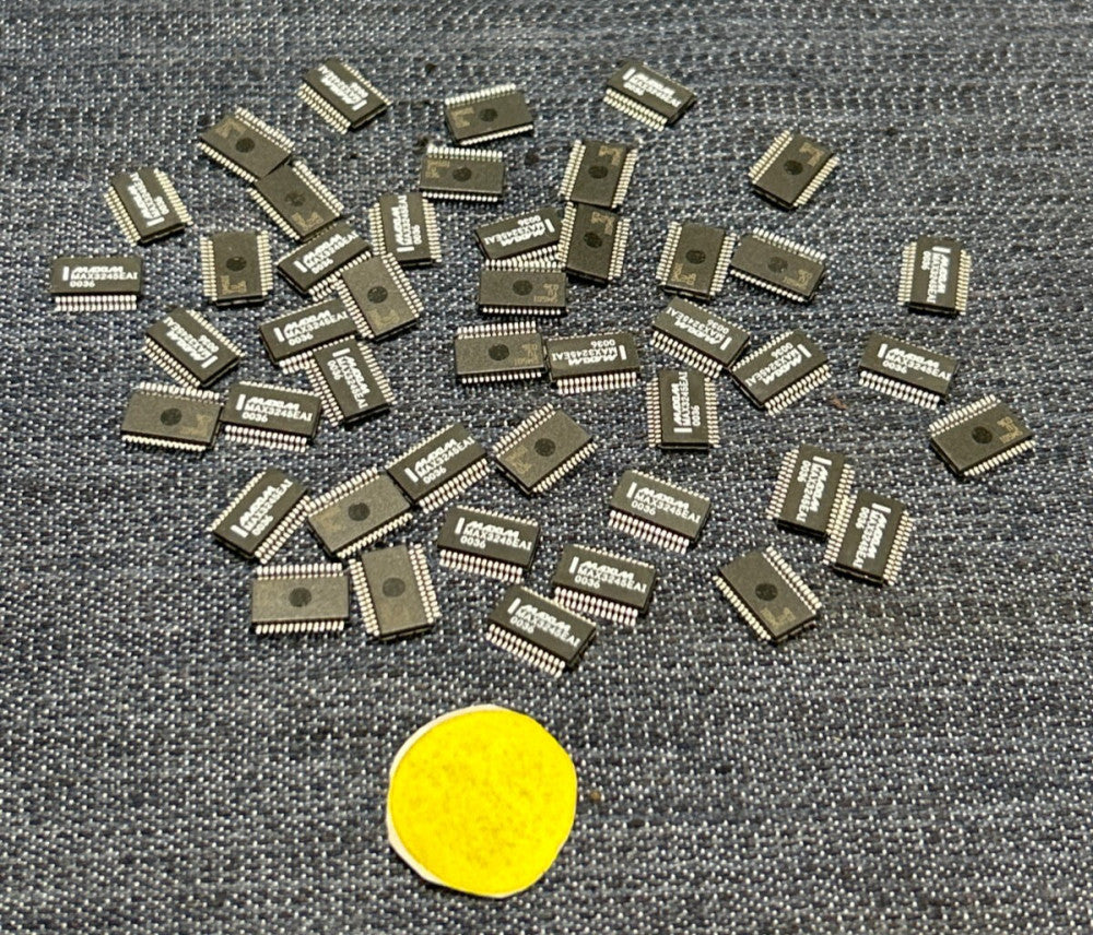 MAXIM INTERATED CIRCUIT MAX3245EAI 3-5.5V 1Mbps LOT OF 45