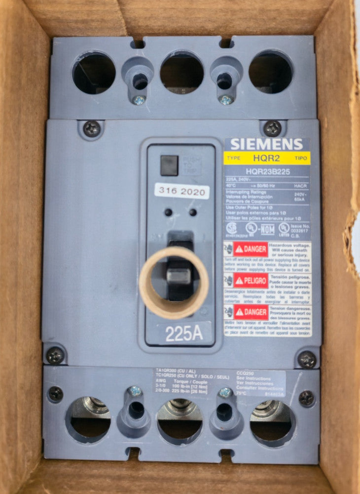 New Siemens 225 Amp HQR2 Circuit Breaker 240 VAC 3 Pole 65 kA HQR23B225