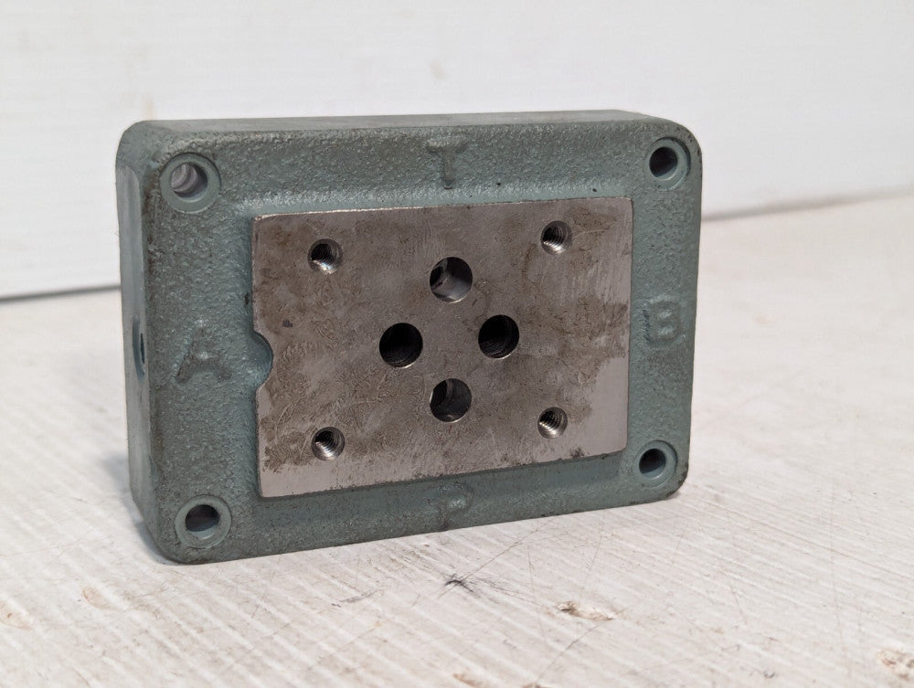 Nachi MSA-01Y-E10 Solenoid Valve Manifold Subplate 3/8" Pipe Dia