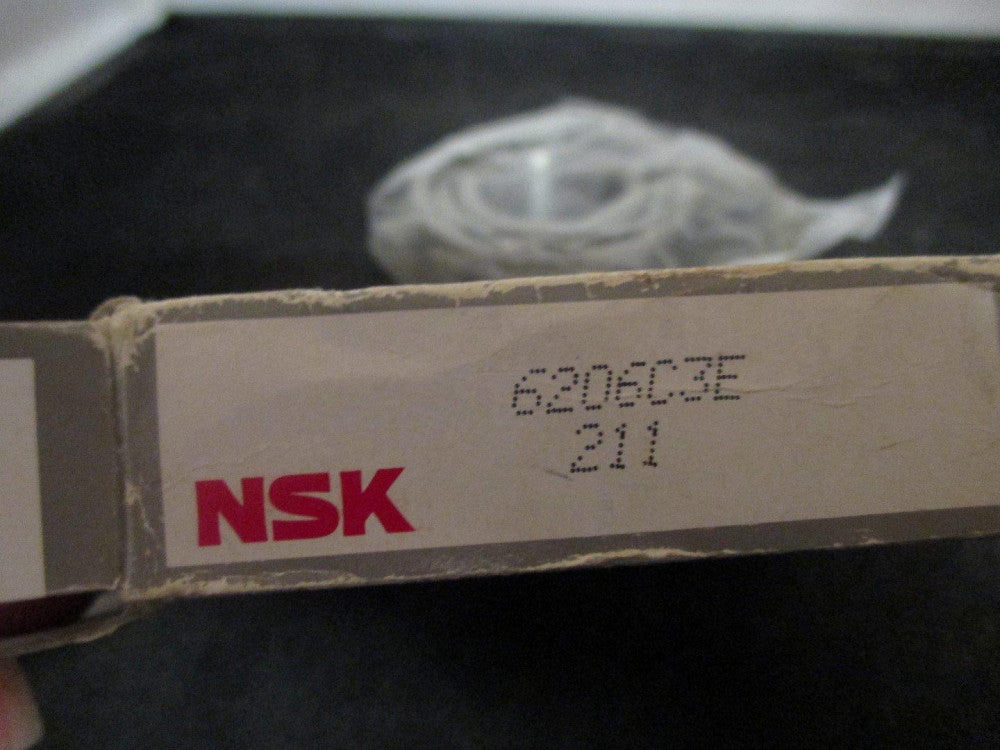 NEW NSK 6206C3E Deep Groove Ball Bearing