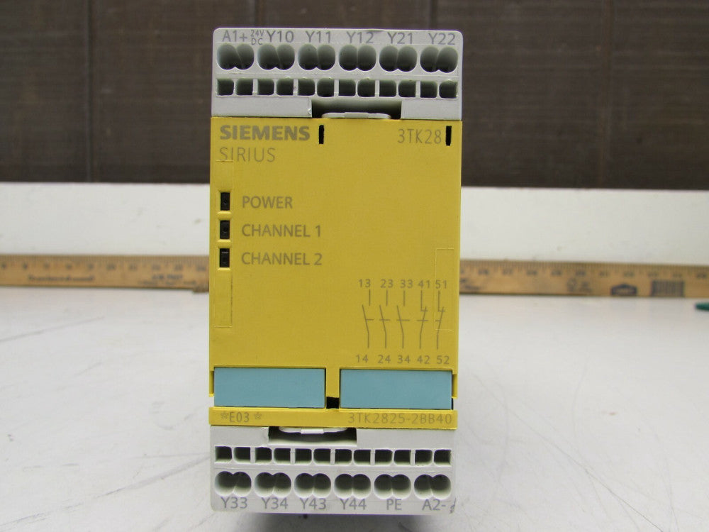SIEMENS SIRIUS SAFETY RELAY 3TK2825-2BB40 XLNT USED TAKEOUT MAKE OFFER !!
