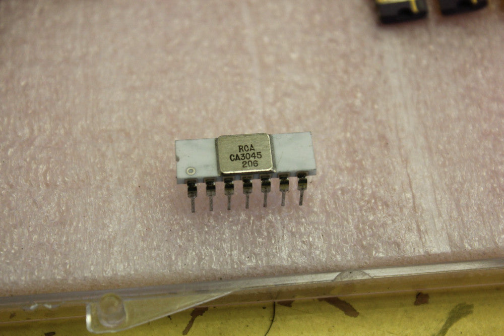 RCA CA3045 White Ceramic IC Circuit Square Top