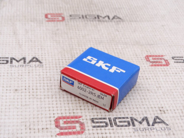 SKF 6002-2RSJEM BEARING - New In Box
