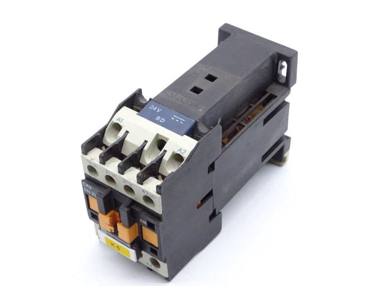 SCHNEIDER ELECTRIC CA3-DN22-JD RELAY USED
