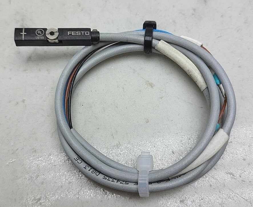 Festo SMT-8M-A-PS-24V-E-2,5-OE Proximity Switch Sensor 5-30 Vdc 574335 Used