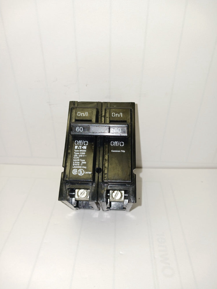 NEW EATON 60 AMP CIRCUIT BREAKER 2 POLE 120/240 VAC PLUG IN BR260