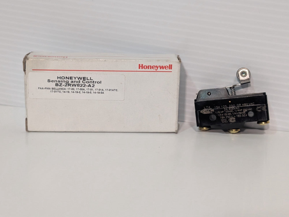 Honeywell BZ-2RW822-A2 roller lever microswitch, 15A 125/250VAC, New Old Stock