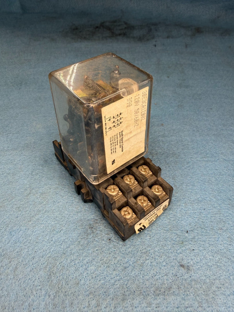 EAGLE SIGNAL CONTROLS RELAY 30E3CA12002 120 VAC CUTSOM CONNECTOR