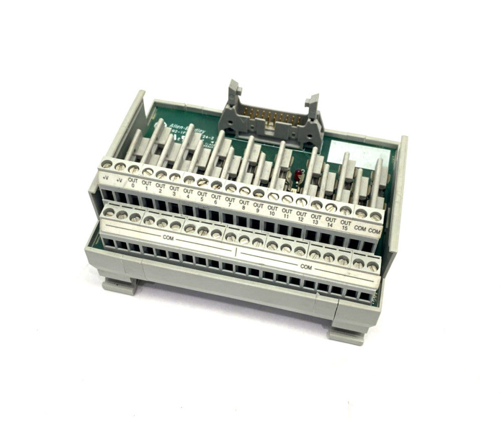 Allen Bradley 1492-IFM20F-F24-2 Ser. A 20-Pont Digital Interface Module NO COVER
