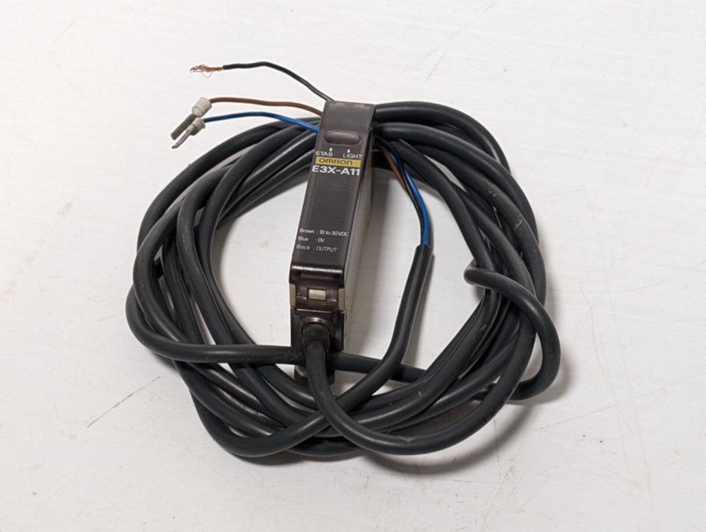 Omron E3X-A11 Photoelectric Amplifier Sensor Switch, 10-30VDC, NPN, 35mA, DIN