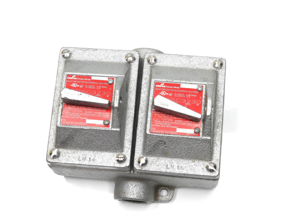 Cooper Crouse-Hinds EDSC3230 Dual Snap Switch 20A for Hazardous Locations