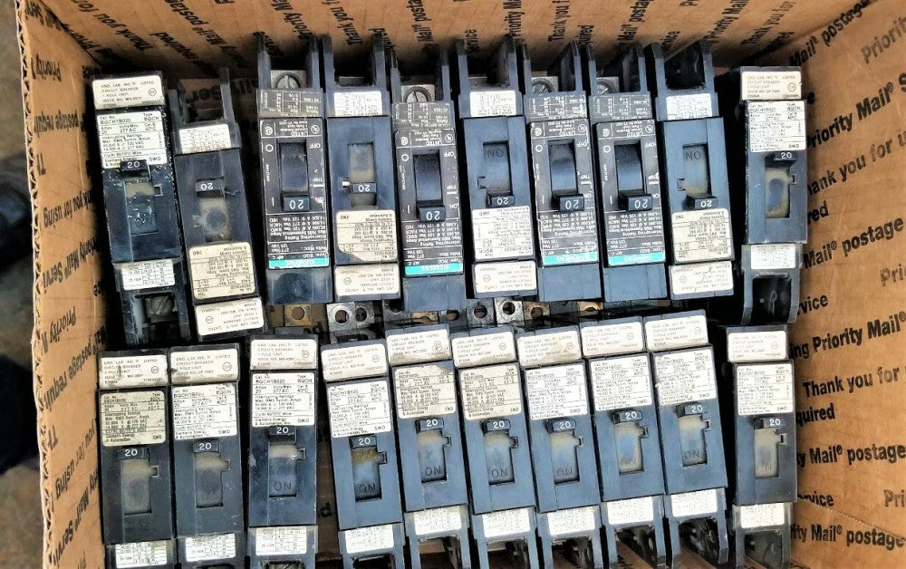 Lot Of (20) SIEMENS BQCH1B020 CIRCUIT BREAKER 1 POLE 20A 277V BQCH Bolt On [Z3S5