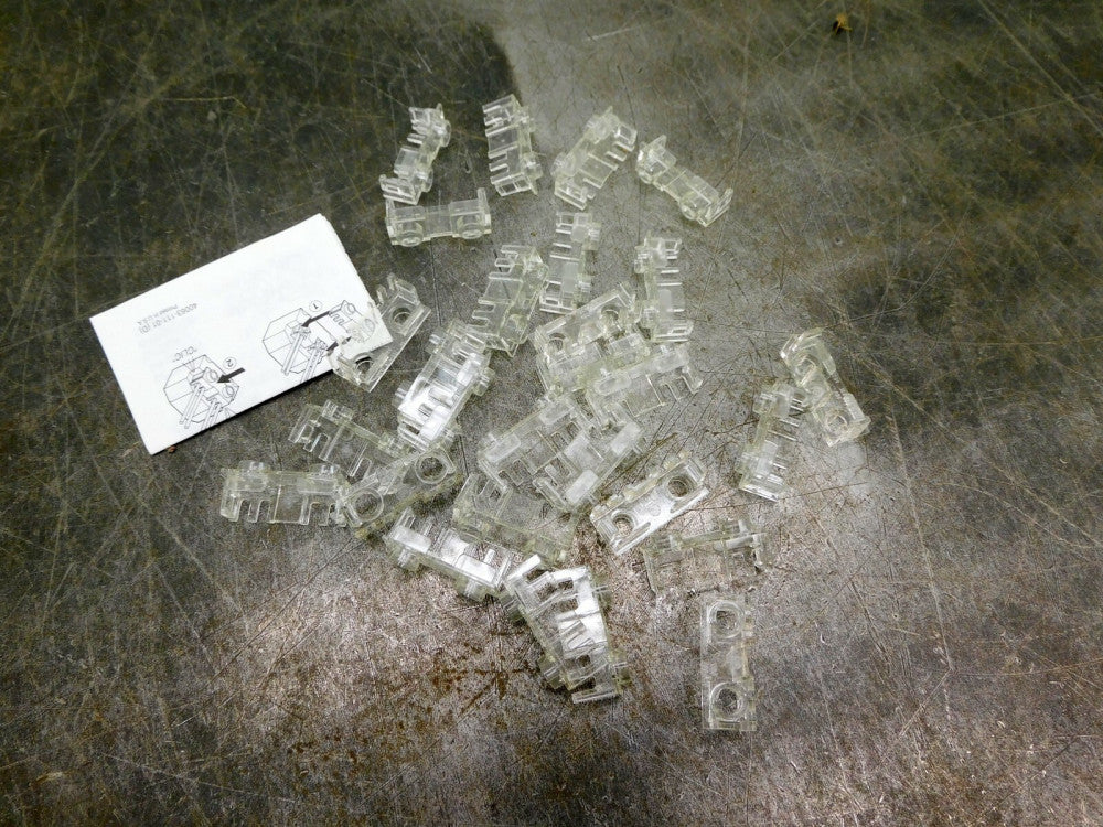 Lot of (28) ALLEN BRADLEY 800T-N324 / 800TN324 Terminal Cover AB