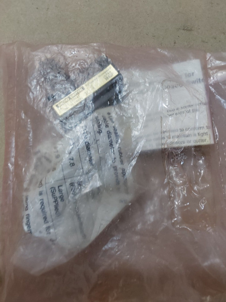 Honeywell Micro Switch SL1-A TVZ0002 Yamatake Roller Button Plunger Limit Switch