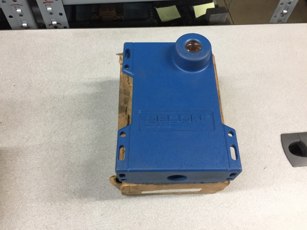 NEW IN BOX OPCON PHOTO ELECTRIC SENSOR 1141D-6501 104824