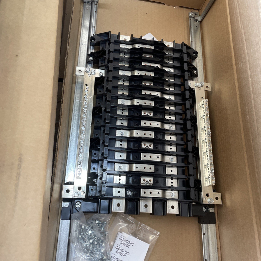 NO COVER SIEMENS P1E30MC250CT 30 CIRCUIT 250A 3PH Panelboard Interior