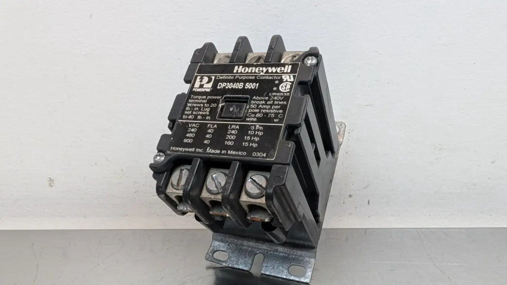 Honeywell DP3040B 5001 Contactor 110/120VAC Coil 600VAC 40A Tested