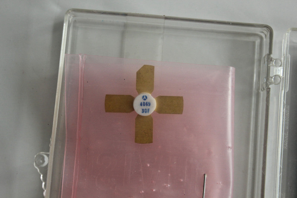 THOMSON RF MICROWAVE TRANSISTOR 4069 30F (S3-2-69A)