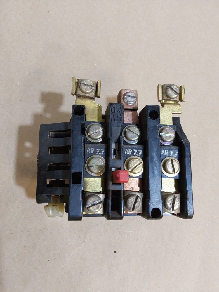 SQUARE D OVERLOAD RELAY CLASS 9065 TYPE SEO-6B2 (CHIPPED SEE PHOTO)