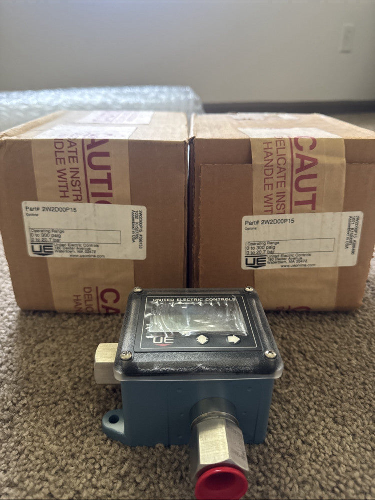 United Electric Controls P/N 2W2D00P15 Pressure & temperature Switch