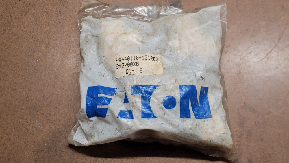 Bag of 5 Eaton 440110-131280 Brass Tees Weatherhead 3700X8
