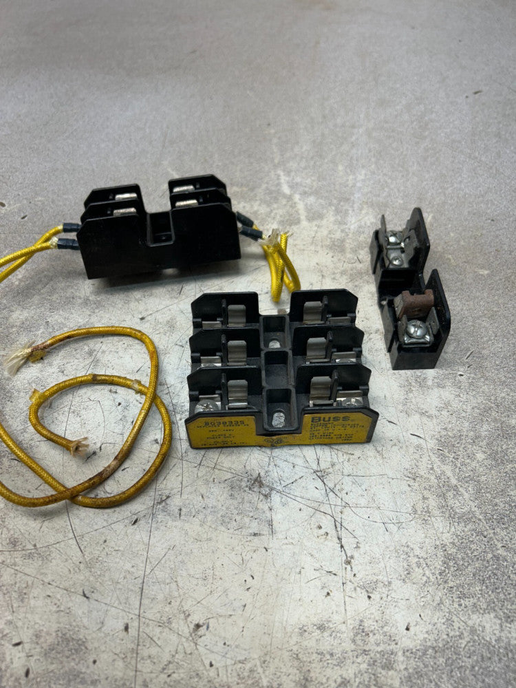 USED BUSSMANN OPEN FUSE BLOCK BG3033S