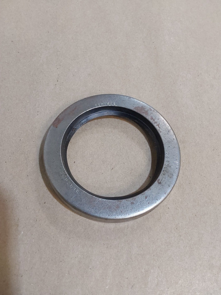 GARLOCK KLOZURE OIL SEAL - PN 63-1821 - 2.500" ID x 3.500" OD x 0.500" W