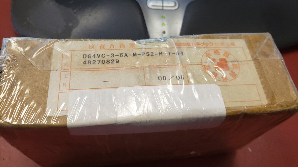 Tokimec DG4VC-3-2A-PS2-H-7-P20T20-54 Directional Control Valve NEW IN BOX (F2-5A