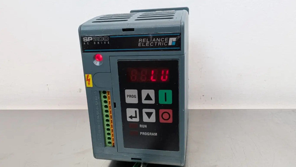 Reliance S20-X02P3C1000 AC Drive SP200 FRM 3.1 0.5HP 0-240Hz