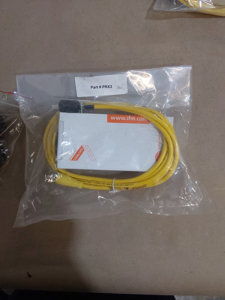 IFM KI0054 Proximity Switch Sensor KI-2200NFB0AP2T/LS100 New With Cable