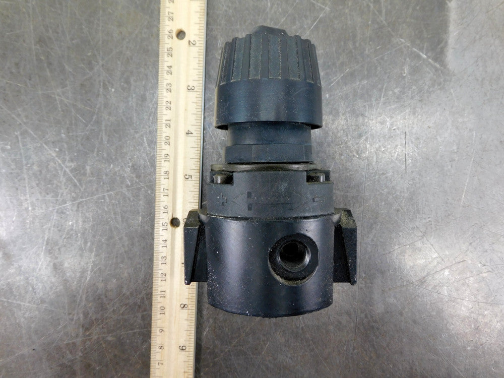 Wilkerson P15-02-000A Regulator 0-15psig Range P1502000A