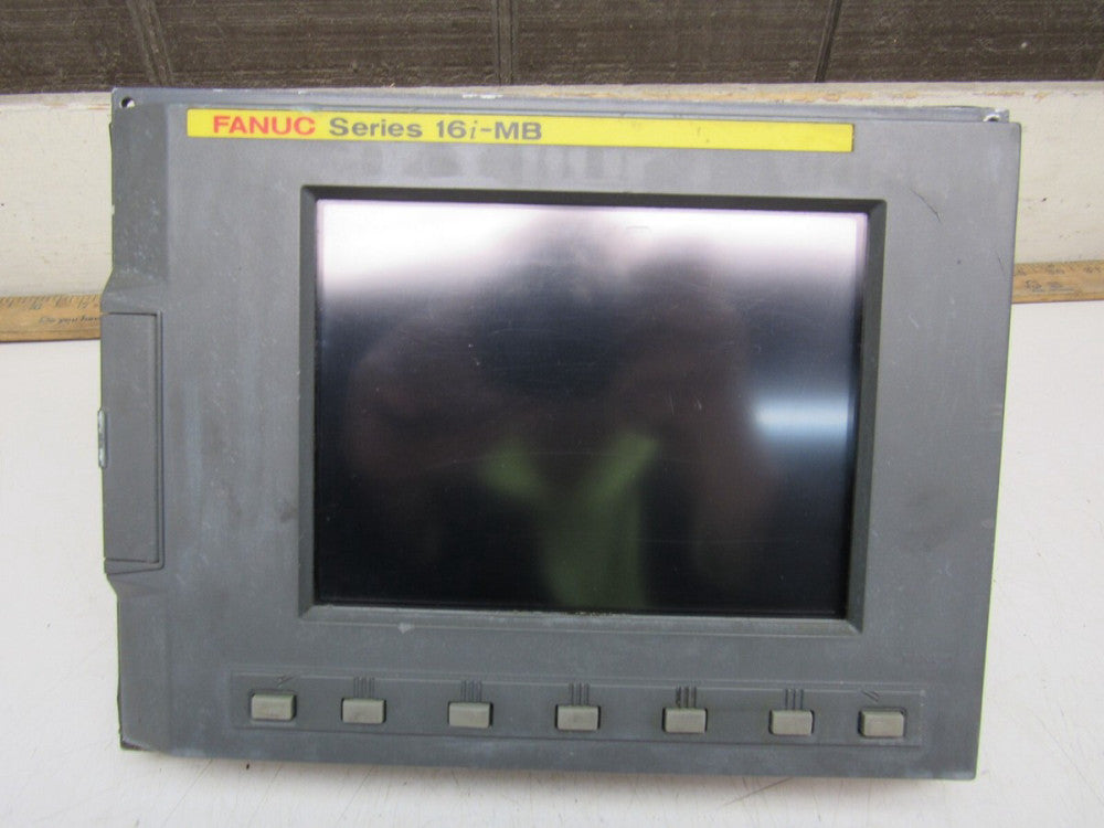 FANUC SERIES 16i -MB A02B-0281-B502 OPERATOR INTERFACE USED TAKEOUT M/O !!