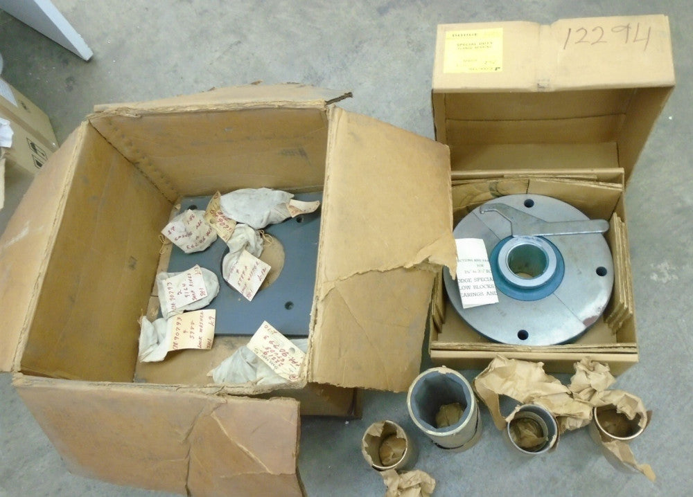 DODGE - 104025 - F4B-SD-215 - 2-15/16 Flange Mount ROLLER BEARING w/ACC - (NEW)