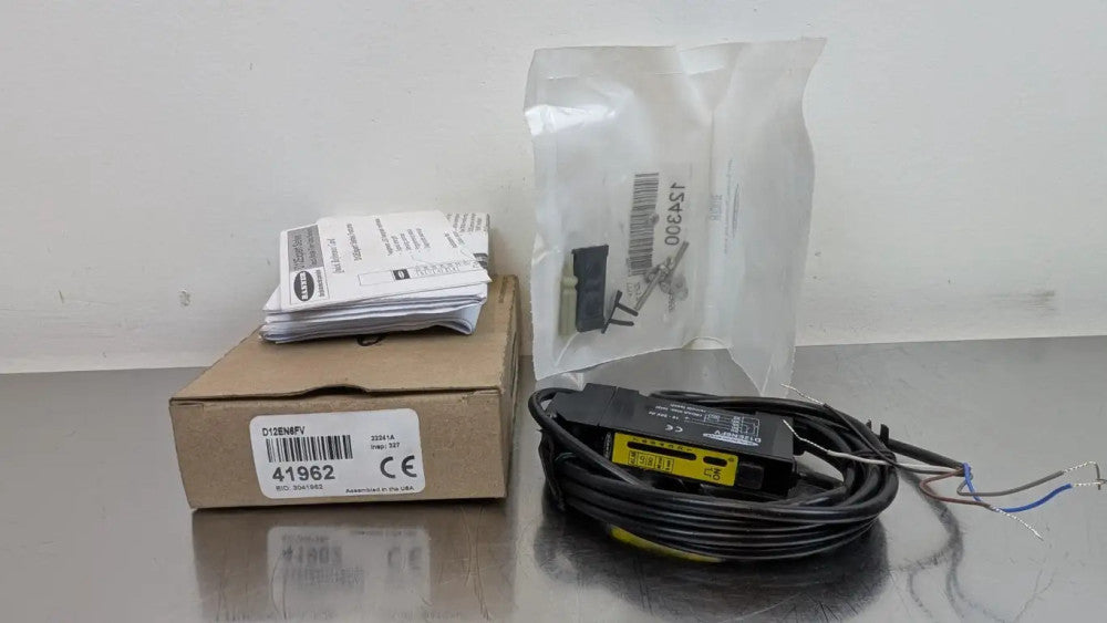Banner D12EN6FV Glass Fiber Optic Sensor 41962 2m 10-30VDC